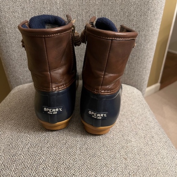 Girls Sperry Boots - Picture 2 of 4